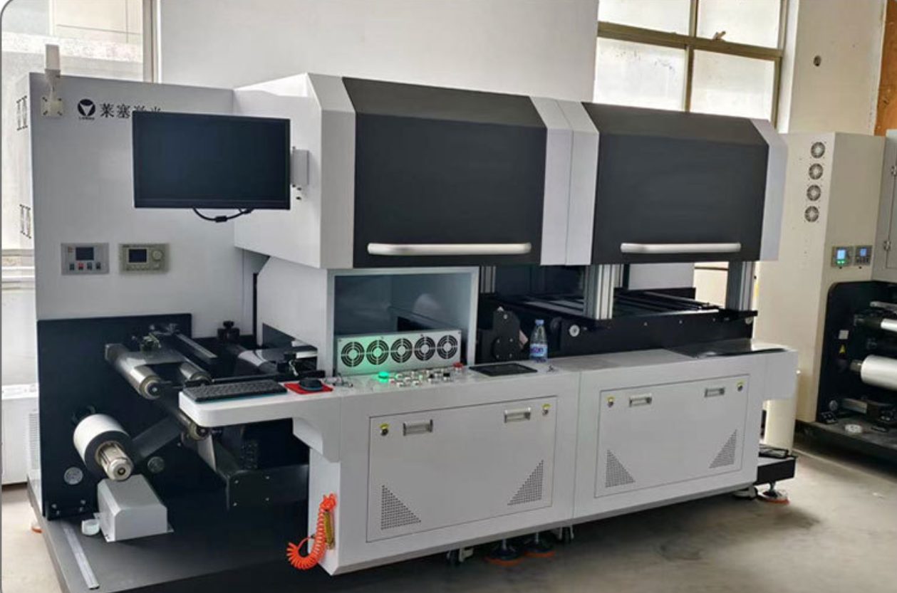 Laser processing machine for precision cutting