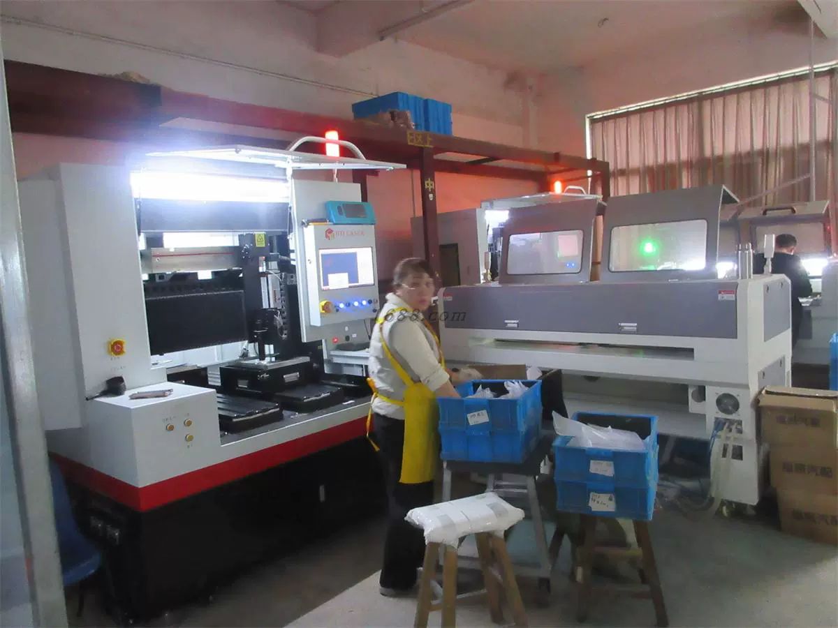Main production hall of the mirror glass factory