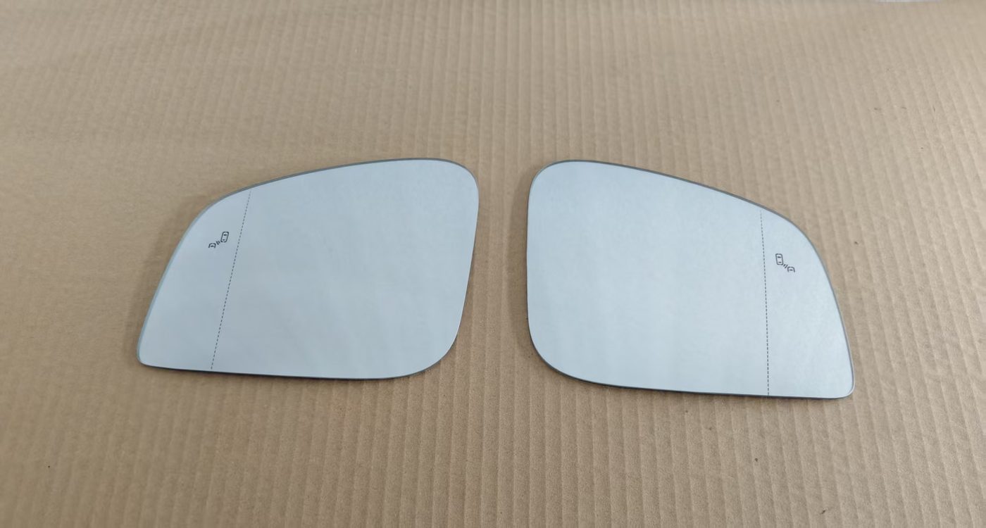 Geely P181 blind-spot marked mirror glass with BSD icon